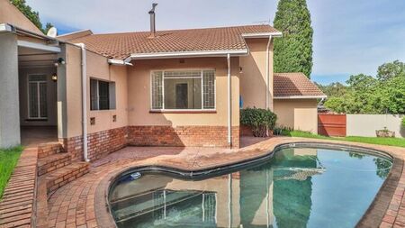 2 Bedroom house to rent in Rivonia, Sandton