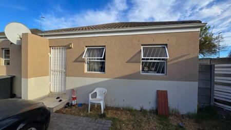 2 Bedroom House in Belmont Park