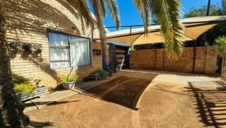 2 Bedroom House in Beaconsfield