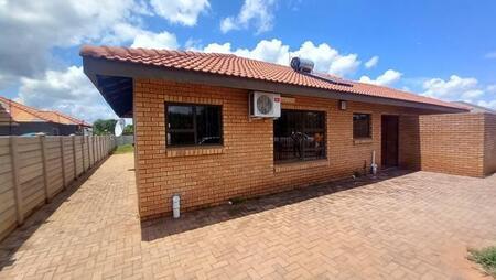 3 Bedroom House in Lephalale (Ellisras)