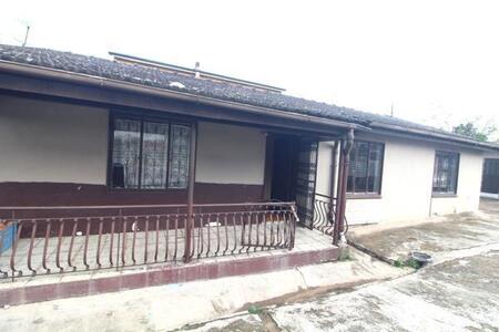 3 Bedroom House in Montford