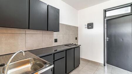 0.5 Bedroom Flat in Florida Park