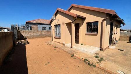 3 Bedroom House in Soshanguve Vv
