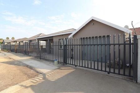 4 Bedroom House in Geduld