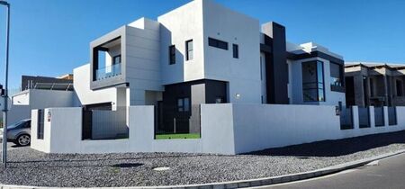 5 Bedroom house to rent in Sandown, Blouberg
