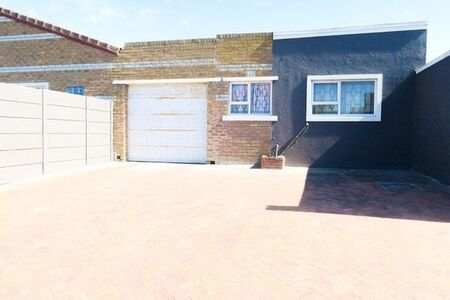 1 Bedroom semi-detached cottage to rent in Zeekoevlei, Cape Town