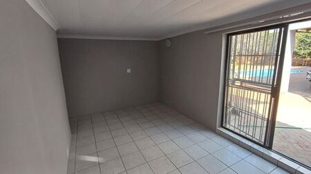 1 Bedroom apartment to rent in Spitskop Sh, Bloemfontein