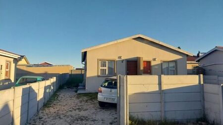 2 Bedroom house to rent in The Conifers, Blue Downs