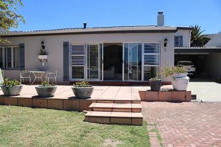 4 Bedroom House in Klein Berlyn