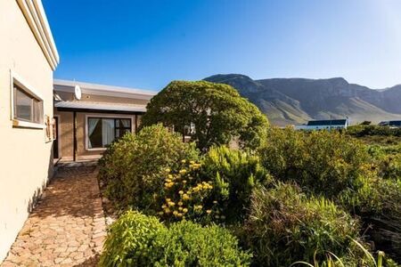 3 Bedroom House in Bettys Bay