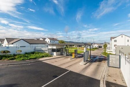 2 Bedroom Apartment in Brackenfell South