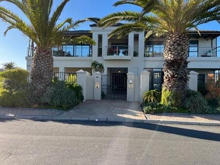 1 Bedroom Apartment in Melkbosstrand