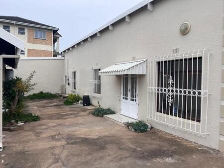 2 Bedroom House in Manaba Beach