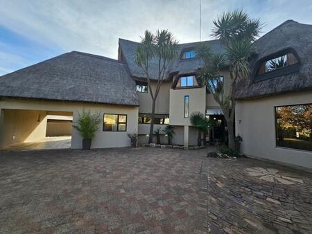 5 Bedroom House in La Provance