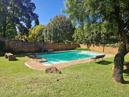 3 Bedroom townhouse - sectional to rent in Elarduspark, Pretoria