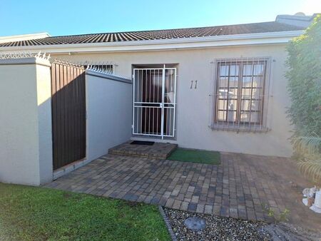 2 Bedroom townhouse - sectional to rent in Ferndale, Brackenfell
