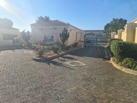 3 Bedroom duplex townhouse - freehold to rent in Royal Ascot, Milnerton