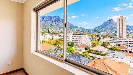 2 Bedroom apartment to rent in Vredehoek, Cape Town
