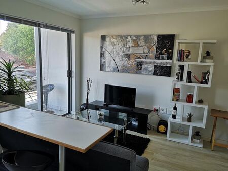 1 Bedroom apartment to rent in Rondebosch, Cape Town