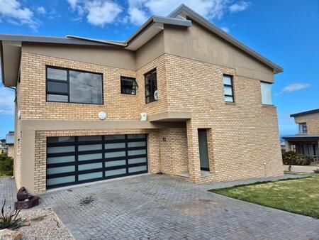 3 Bedroom House in Dana Bay