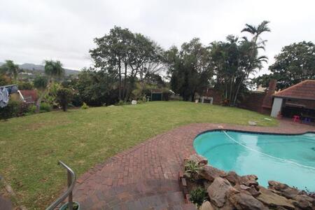 1 Bedroom House in Escombe