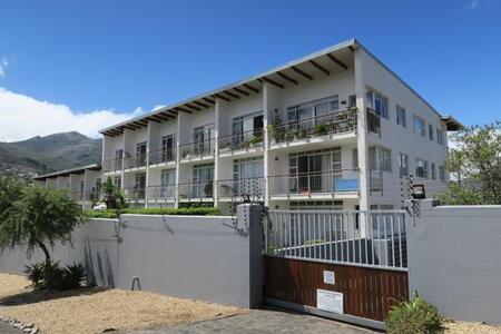 1 Bedroom Apartment in Beach Estate