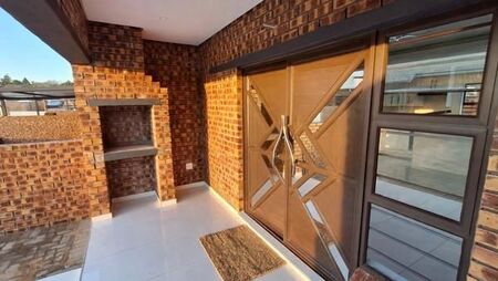 2 Bedroom Townhouse in Lydenburg (Mashishing)