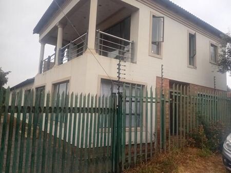1 Bedroom Apartment in Cosmo City