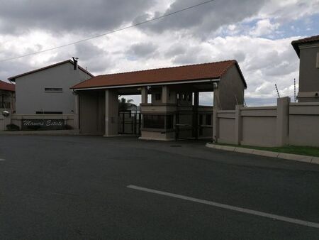 3 Bedroom apartment to rent in Radiokop, Roodepoort