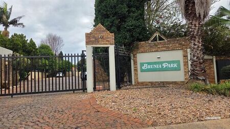 2 Bedroom townhouse - sectional to rent in Doornpoort, Pretoria