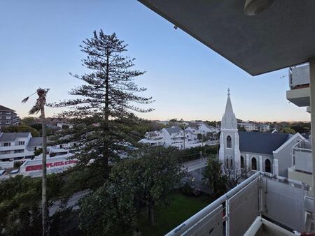 2 Bedroom apartment to rent in Rondebosch, Cape Town