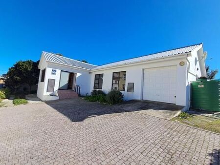 3 Bedroom House in De Kelders