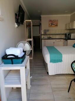 1 Bedroom Apartment in Vredenburg