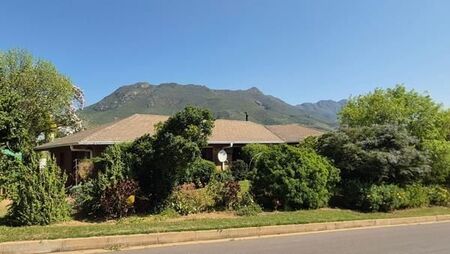 4 Bedroom House in Riebeek-Kasteel