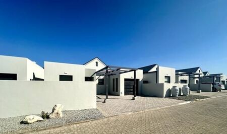 2 Bedroom House in Laguna