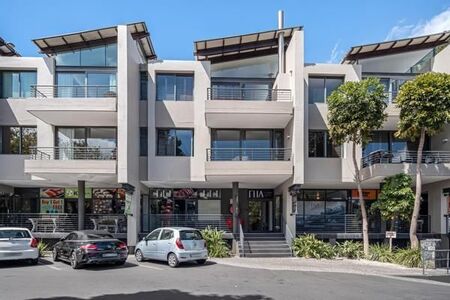 3 Bedroom Apartment in Hout Bay Central