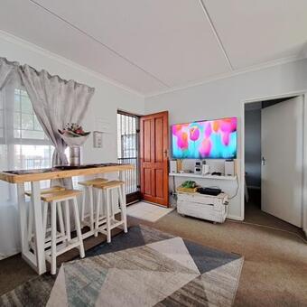 2 Bedroom Apartment in Brackenfell Central