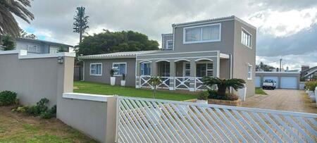 5 Bedroom House in Hartenbos