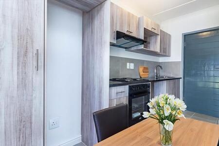 2 Bedroom Apartment in Glenhaven