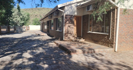 7 Bedroom House in Olifantshoek