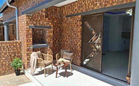 2 Bedroom Townhouse in Lydenburg (Mashishing)