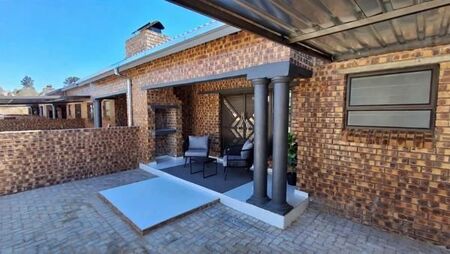 2 Bedroom Townhouse in Lydenburg (Mashishing)