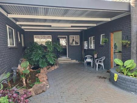 4 Bedroom House in Vanderbijlpark Se2