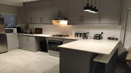 3 Bedroom duplex townhouse - sectional to rent in Brackenfell South