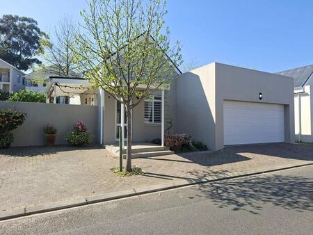 3 Bedroom townhouse - freehold to rent in Wellington North