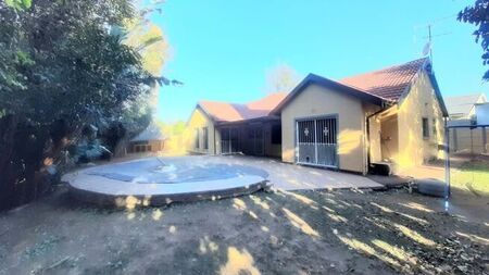 4 Bedroom house to rent in Edleen, Kempton Park