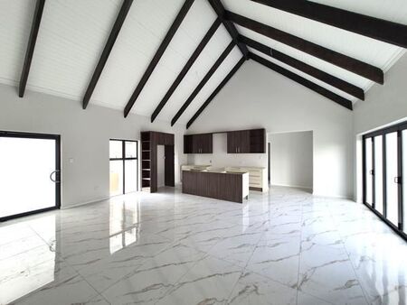 3 Bedroom House in Mount Royal Golf Estate