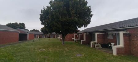 Studio Apartment in Westcliff