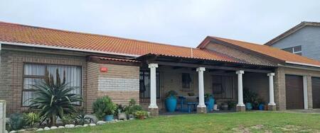 3 Bedroom House in Gansbaai