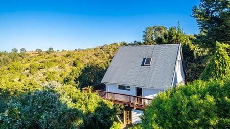 2 Bedroom House in Wilderness Heights